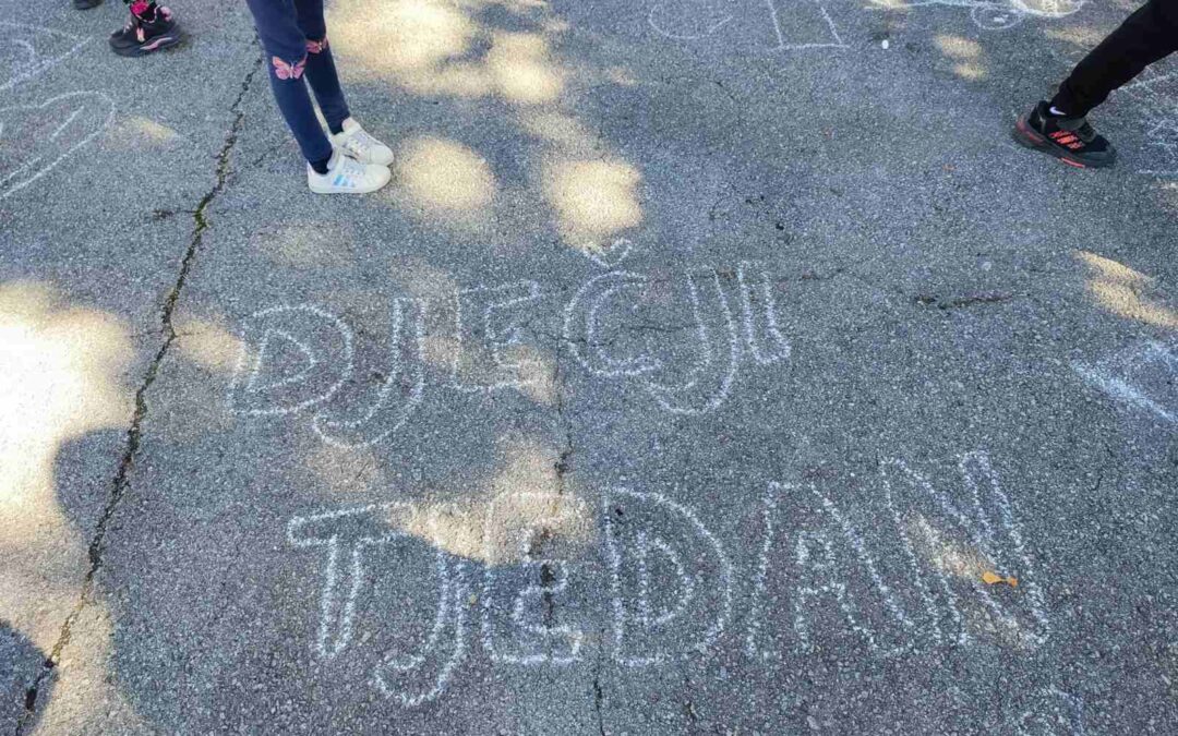 Učenici razredne nastave sa svojim su učiteljicama otvorili Dječji tjedan